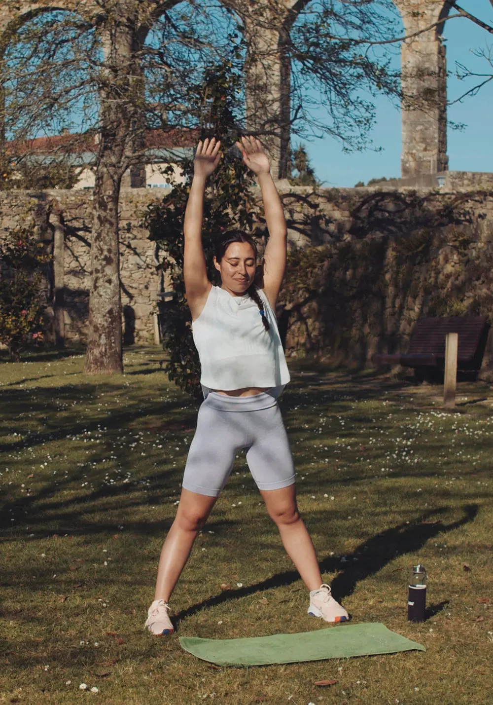 Mulher a fazer exercício físico